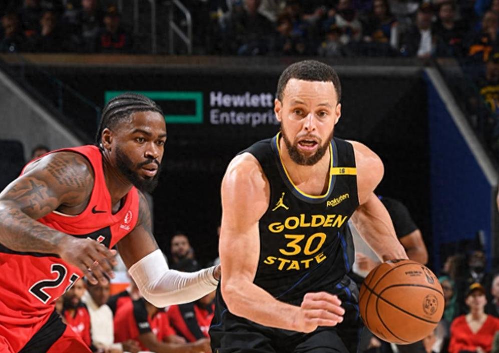 九游app包含赛地聚焦——NBA季后赛集结日热度飙升，上海久事止住颓势，悬念犹存，控场能力受关注的词条